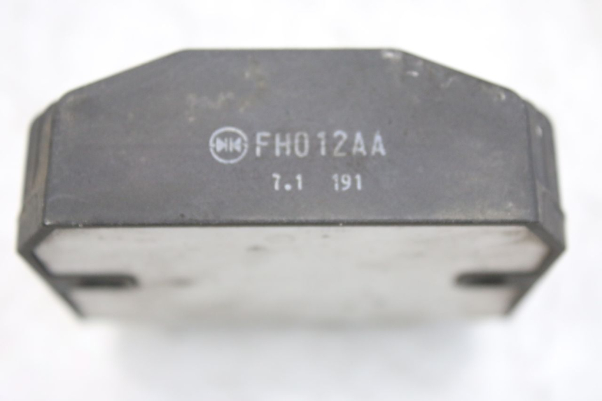 photo de REGULADOR DE CARGA YAMAHA YZF R1 1000 (2007 - 2008) - Zoom do estado de desgaste