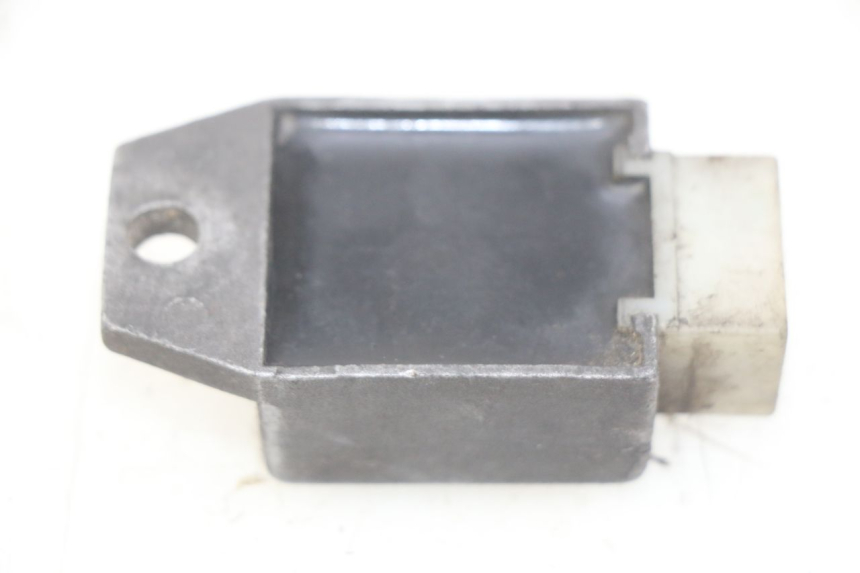 photo de REGULADOR DE CARGA PEUGEOT ZENITH 50 (1994 - 1999) - Zoom do estado de desgaste
