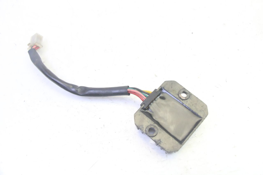 photo de REGULADOR DE CARGA KYMCO ZING 125 (1997 - 2003) - Ampliação técnica