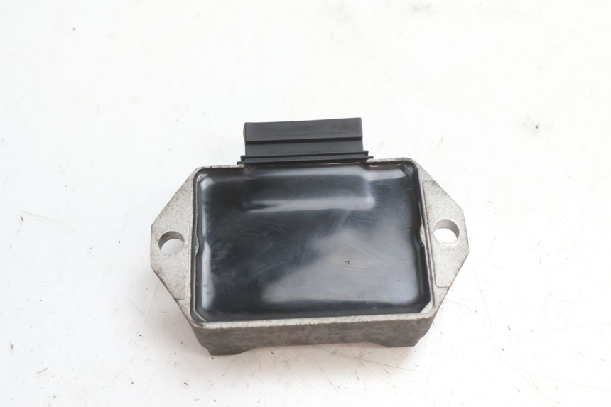 photo de REGULADOR DE CARGA PIAGGIO ZIP 2T 50 (2009 - 2019) - Zoom do estado de desgaste