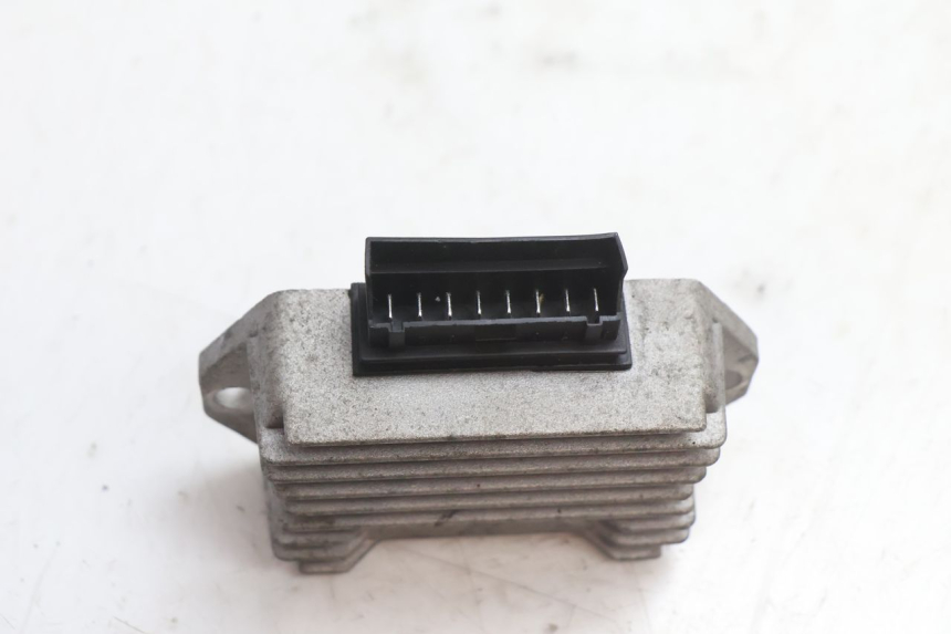 photo de REGULADOR DE CARGA PIAGGIO ZIP 2T 50 (2009 - 2019) - Outro ângulo de visão