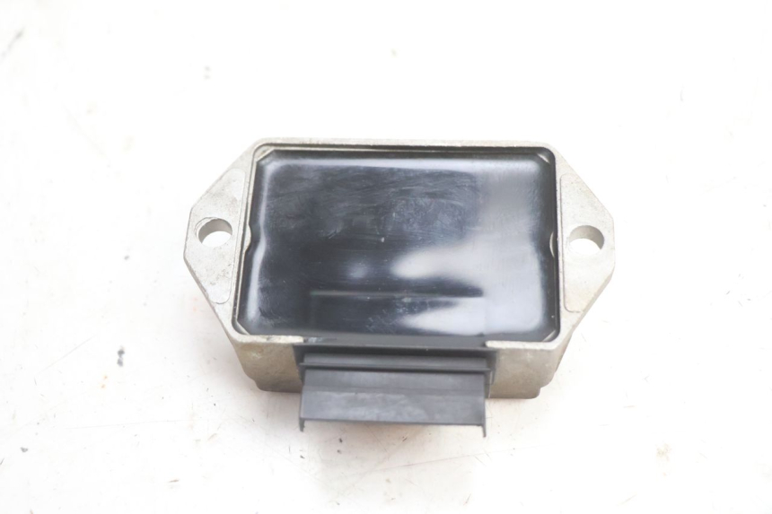 photo de REGULADOR DE CARGA PIAGGIO ZIP 2T 50 (2009 - 2019) - Zoom do estado de desgaste