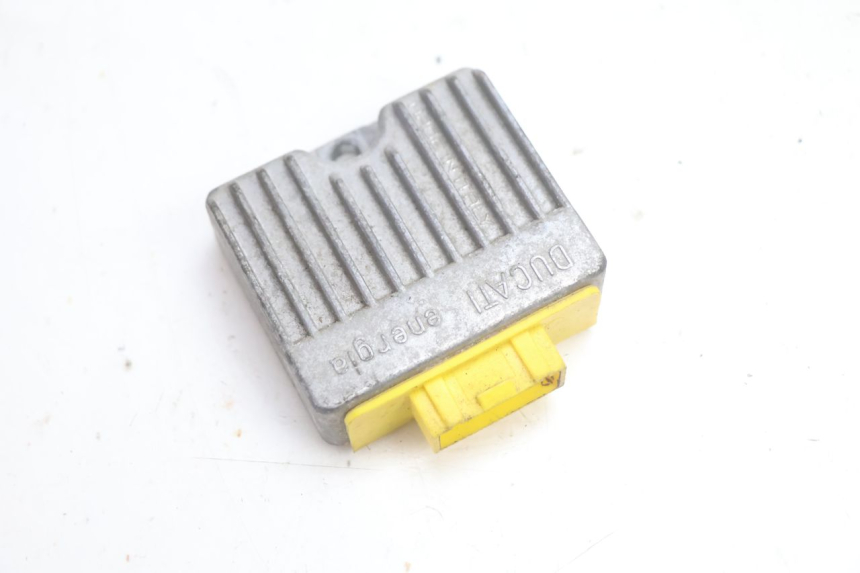 photo de REGULADOR DE CARGA PIAGGIO ZIP 4T 50 (2006 - 2017) - Detalhe da peça