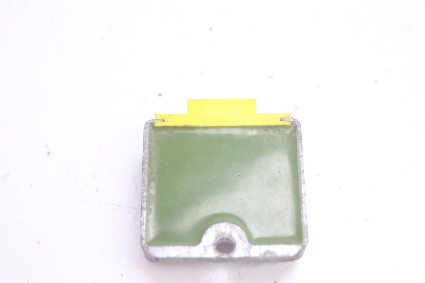 photo de REGULADOR DE CARGA PIAGGIO ZIP 4T 50 (2006 - 2017) - Outro ângulo de visão