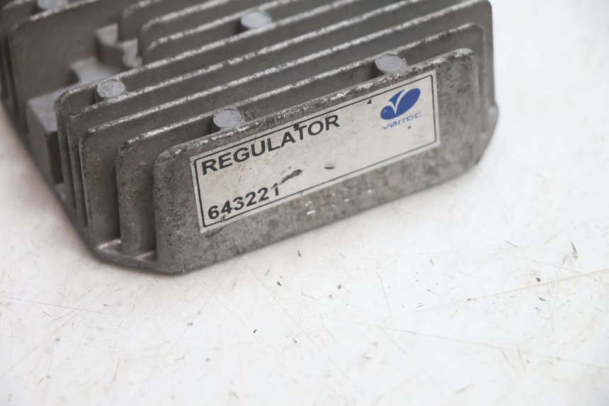 photo de REGULADOR DE CARGA PIAGGIO ZIP 4T 50 (2018 - 2020) - Zoom do estado de desgaste