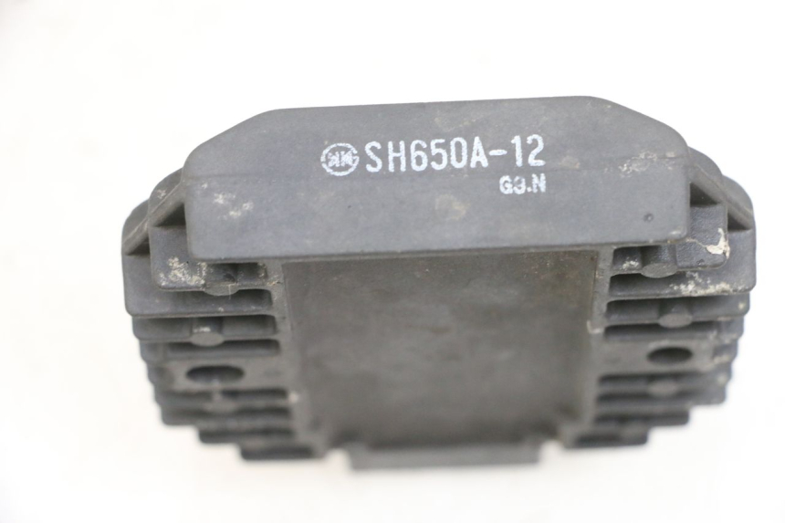 photo de REGULADOR DE CARGA KAWASAKI ZR 7 750 (1999 - 2004) - Zoom do estado de desgaste