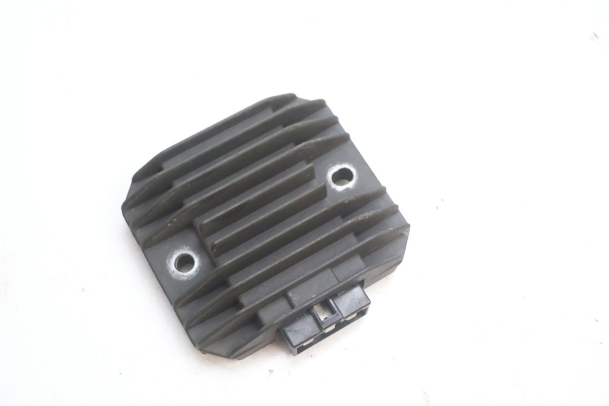 photo de REGULADOR DE CARGA KAWASAKI ZX-6R ZX6R 600 (1995 - 1997) - Vista principal