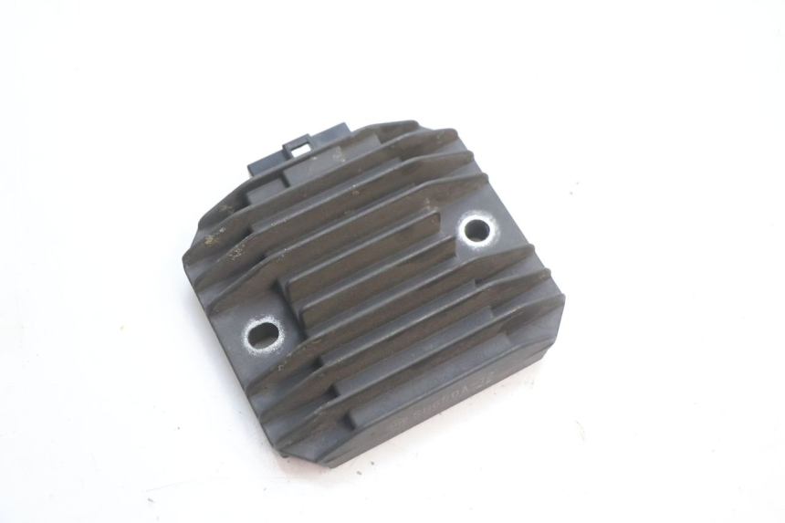 photo de REGULADOR DE CARGA KAWASAKI ZX-6R ZX6R 600 (1995 - 1997) - Detalhe da peça