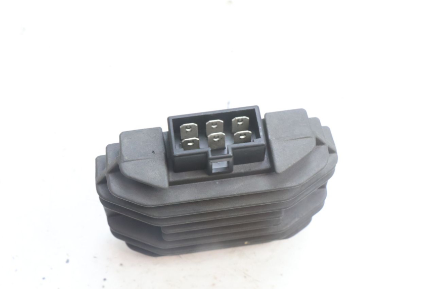 photo de REGULADOR DE CARGA KAWASAKI ZZR 600 (1995 - 2004) - Outro ângulo de visão