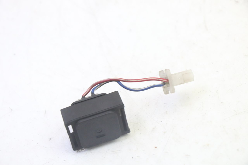 photo de RELÉ DE PARTIDA SUZUKI BURGMAN 125 (2007 - 2014) - Zoom do estado de desgaste