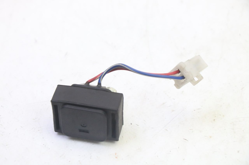 photo de RELÉ DE PARTIDA SUZUKI BURGMAN 125 (2007 - 2014) - Outro ângulo de visão