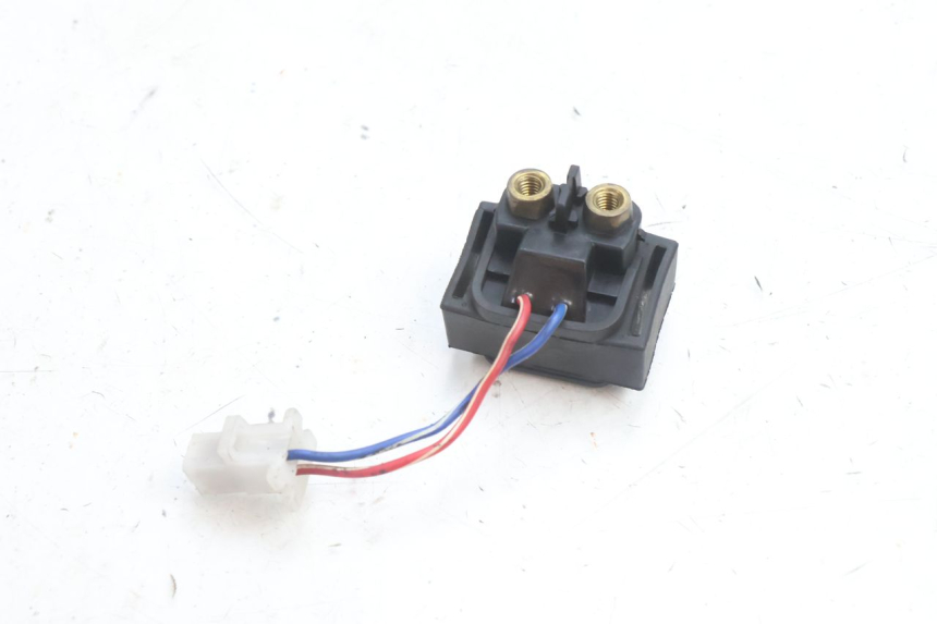 photo de RELÉ DE PARTIDA SUZUKI BURGMAN 125 (2007 - 2014) - Zoom do estado de desgaste