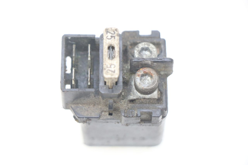 photo de RELÉ DE PARTIDA HONDA CBR RR FIREBLADE 900 (1992 - 1994) - Outro ângulo de visão