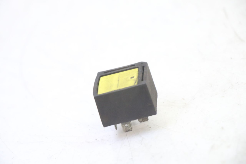 photo de RELÉ DE PARTIDA PEUGEOT ELYSTAR 50 (2002 - 2014) - Zoom do estado de desgaste