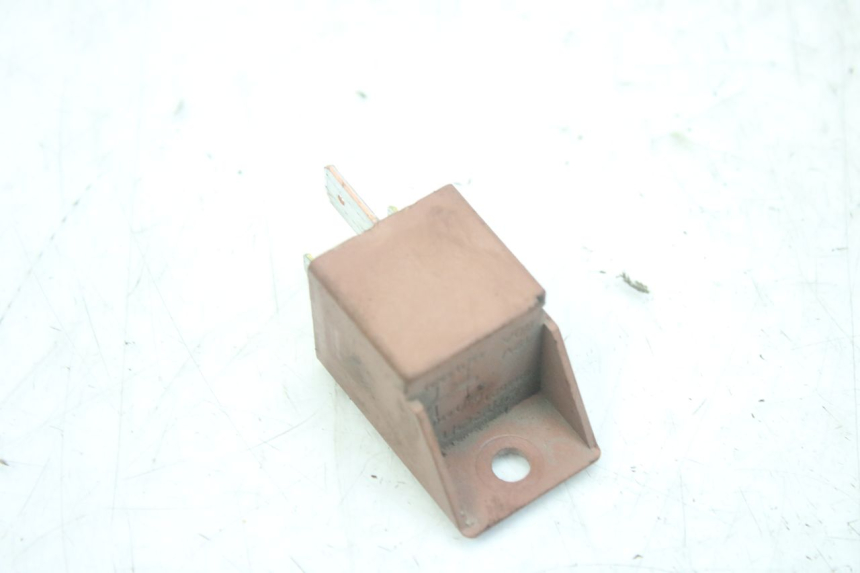 photo de RELÉ DE PARTIDA PIAGGIO FLY 4T 50 (2013 - 2017) - Zoom do estado de desgaste