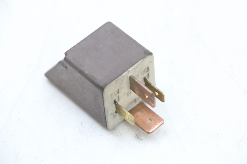 photo de RELÉ DE PARTIDA PIAGGIO FLY 4T 50 (2004 - 2010) - Detalhe da peça