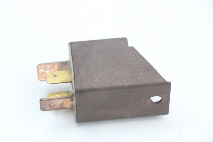 photo de RELÉ DE PARTIDA PIAGGIO FLY 4T 50 (2004 - 2010) - Outro ângulo de visão