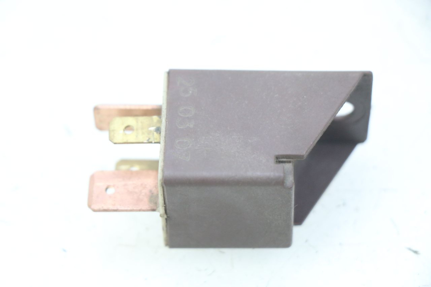 photo de RELÉ DE PARTIDA PIAGGIO FLY 100 (2006 - 2010) - Detalhe da peça