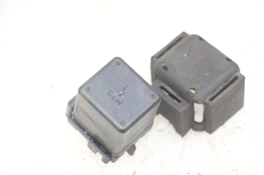 photo de RELÉ DE PARTIDA HONDA FORZA ABS 300 (2013 - 2017) - Detalhe da peça