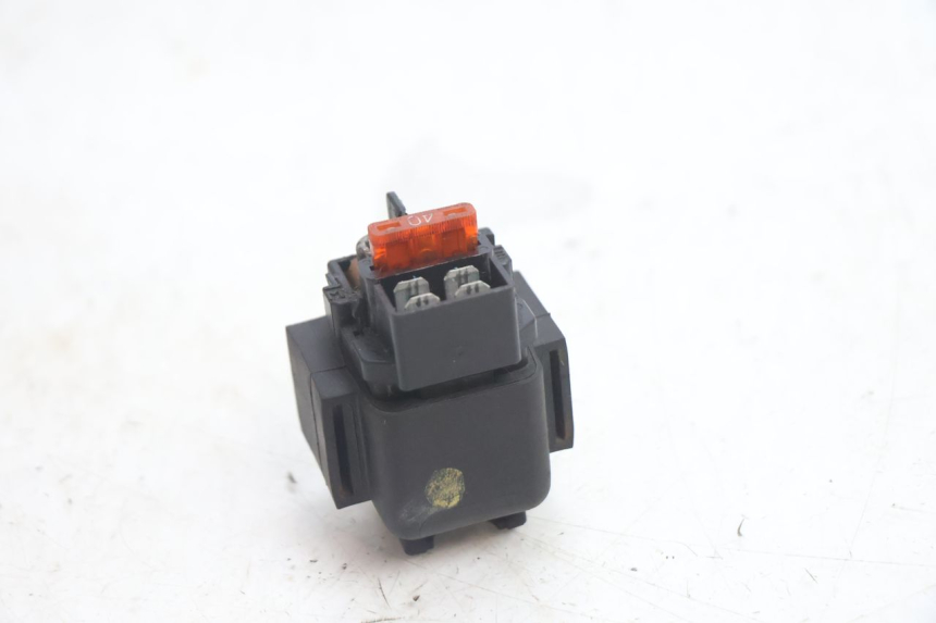 photo de RELÉ DE PARTIDA GILERA GP 800 (2007 - 2013) - Zoom do estado de desgaste
