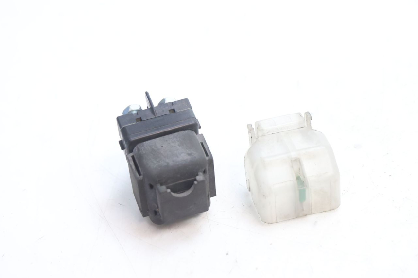 photo de RELÉ DE PARTIDA SUZUKI GSR 600 (2005 - 2012) - Zoom do estado de desgaste