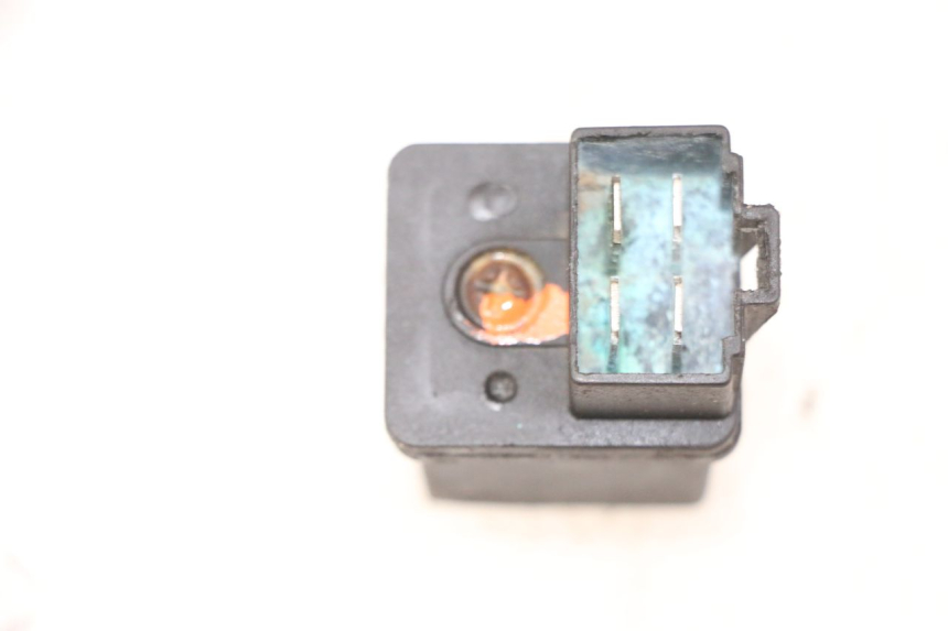 photo de RELÉ DE PARTIDA PEUGEOT KISBEE 2T 50 (2010 - 2017) - Zoom do estado de desgaste