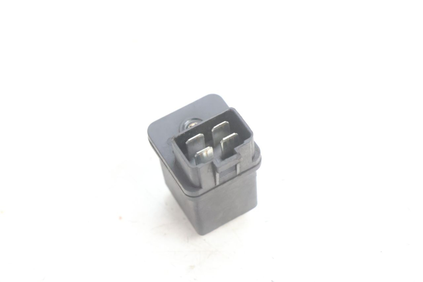 photo de RELÉ DE PARTIDA PEUGEOT KISBEE 2T 50 (2010 - 2017) - Outro ângulo de visão