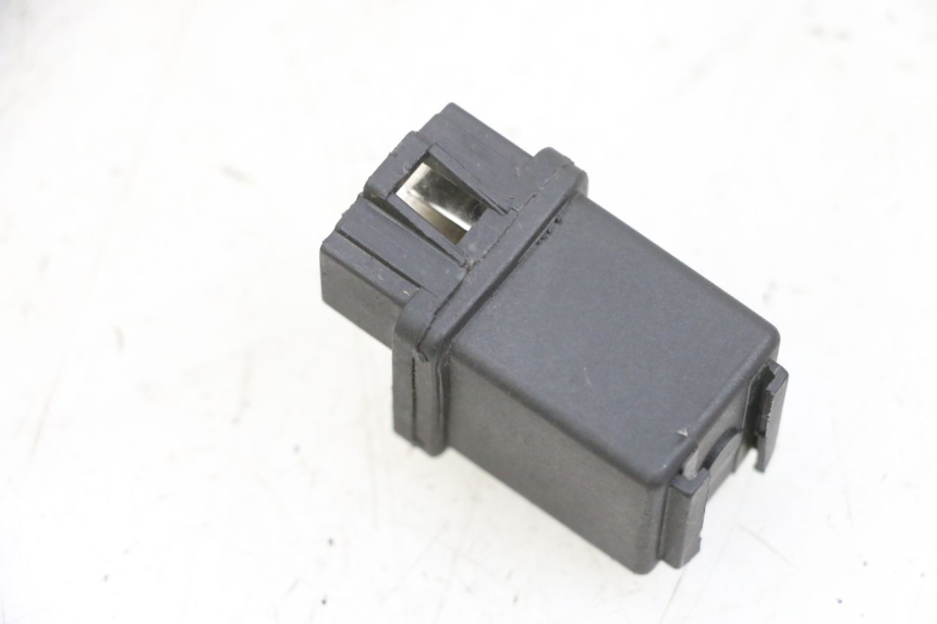 photo de RELÉ DE PARTIDA PEUGEOT KISBEE 4T 50 (2010 - 2017) - Zoom do estado de desgaste