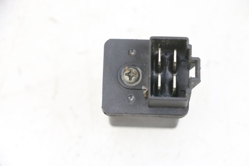 photo de RELÉ DE PARTIDA PEUGEOT KISBEE 4T 50 (2010 - 2017) - Outro ângulo de visão
