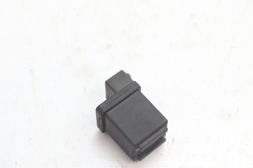 photo de RELÉ DE PARTIDA PEUGEOT KISBEE 4T 50 (2010 - 2017) - Zoom do estado de desgaste