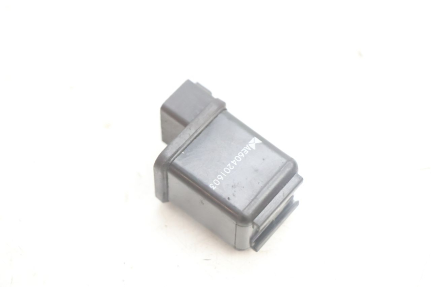 photo de RELÉ DE PARTIDA PEUGEOT KISBEE 4T 50 (2010 - 2017) - Detalhe da peça