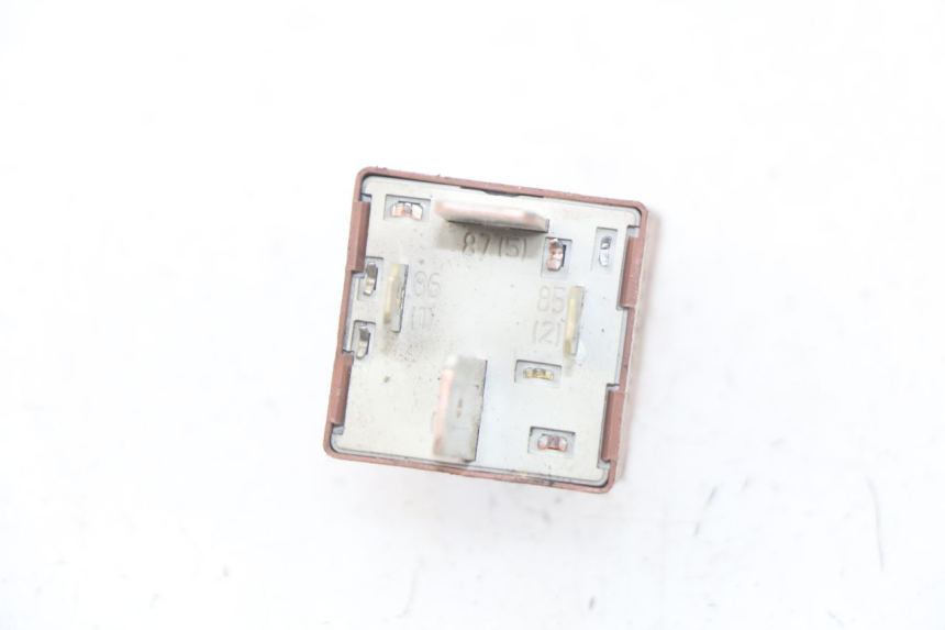 photo de RELÉ DE PARTIDA PIAGGIO LIBERTY 4T 50 (2009 - 2015) - Zoom do estado de desgaste