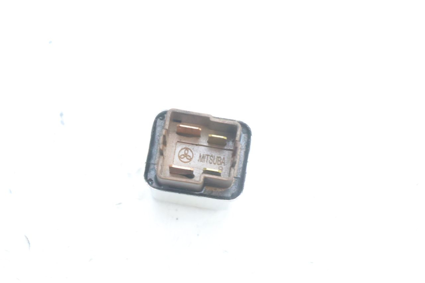 photo de RELÉ DE PARTIDA PIAGGIO LIBERTY IGET 4T 50 (2021 - 2025) - Zoom do estado de desgaste