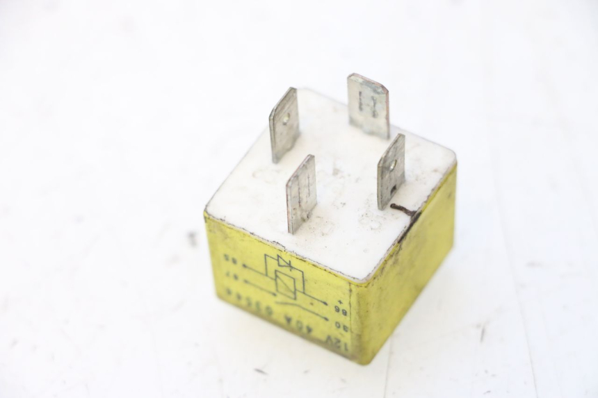 photo de RELÉ DE PARTIDA PEUGEOT LUDIX 50 (2008 - 2017) - Zoom do estado de desgaste