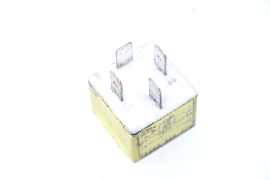 photo de RELÉ DE PARTIDA PEUGEOT LUDIX 50 (2005 - 2007) - Zoom do estado de desgaste