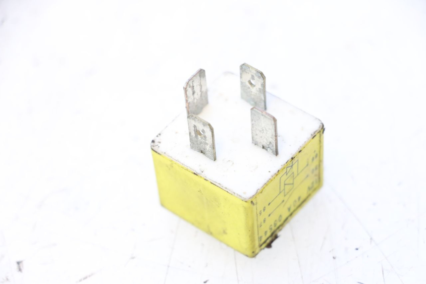 photo de RELÉ DE PARTIDA PEUGEOT LUDIX ONE 50 (2004 - 2013) - Zoom do estado de desgaste