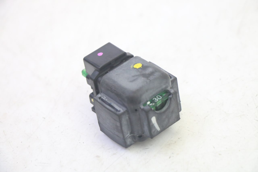 photo de RELÉ DE PARTIDA PIAGGIO MP3 HPE 350 (2018 - 2020) - Outro ângulo de visão