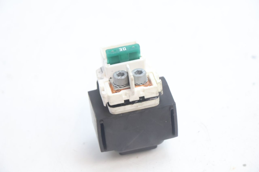 photo de RELÉ DE PARTIDA PIAGGIO MP3 HPE 530 (2022 - 2026) - Zoom do estado de desgaste