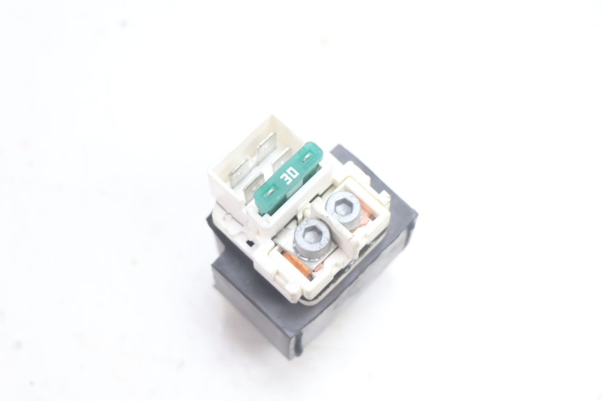 photo de RELÉ DE PARTIDA PIAGGIO MP3 HPE 530 (2022 - 2026) - Outro ângulo de visão