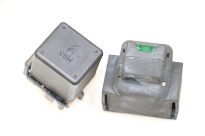 photo de RELÉ DE PARTIDA PIAGGIO MP3 500 (2014 - 2017) - Detalhe da peça