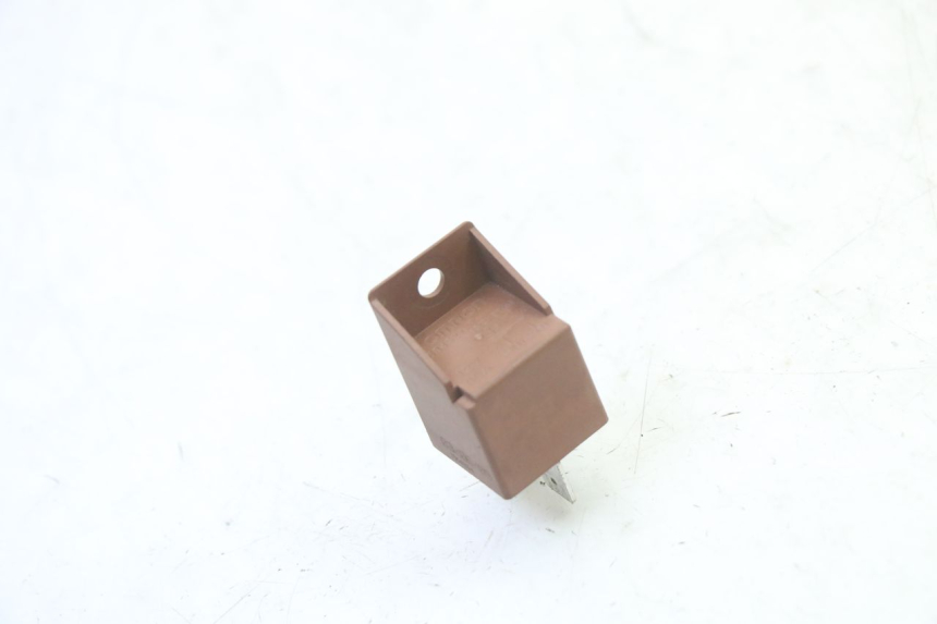 photo de RELÉ DE PARTIDA PIAGGIO MP3 RL 250 (2006 - 2010) - Detalhe da peça