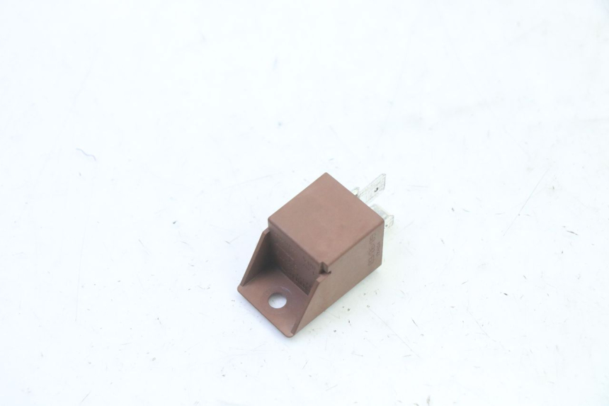 photo de RELÉ DE PARTIDA PIAGGIO MP3 RL 250 (2006 - 2010) - Outro ângulo de visão