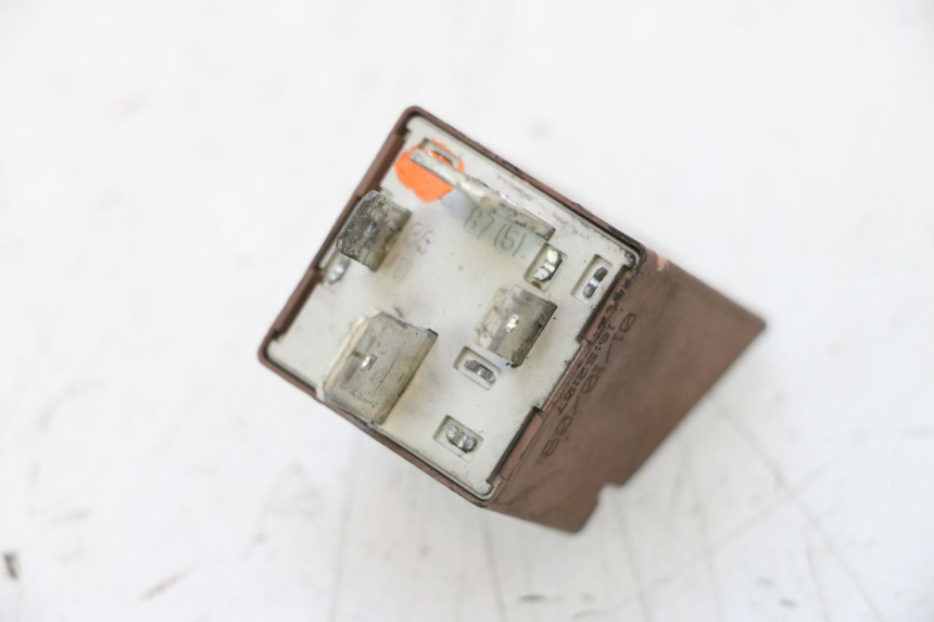photo de RELÉ DE PARTIDA PIAGGIO MP3 RL 250 (2006 - 2010) - Outro ângulo de visão