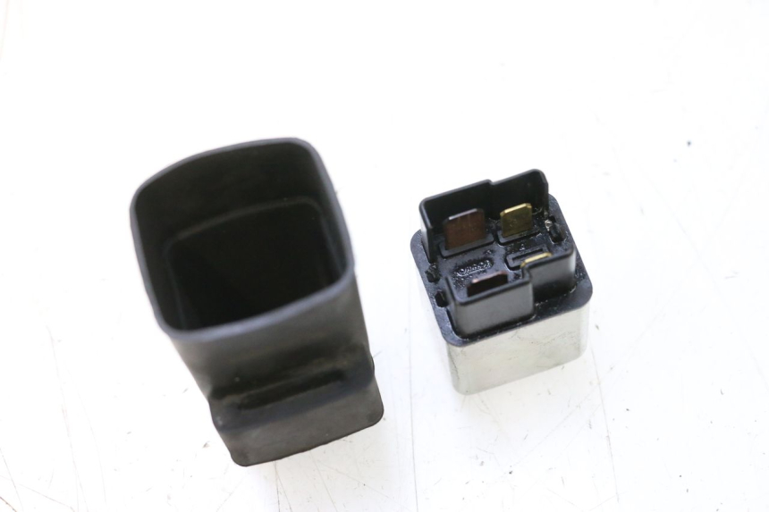 photo de RELÉ DE PARTIDA YAMAHA NEOS NEO'S 4T 50 (2008 - 2016) - Outro ângulo de visão