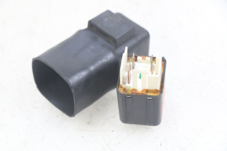 photo de RELÉ DE PARTIDA HONDA SCV LEAD 100 (2003 - 2007) - Ampliação técnica