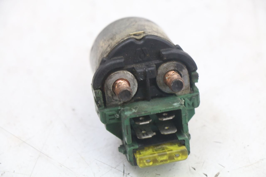photo de RELÉ DE PARTIDA SUZUKI GS F 500 (2004 - 2007) - Detalhe da peça