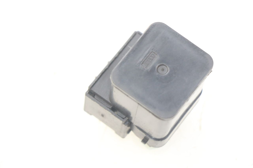 photo de RELÉ DE PARTIDA SUZUKI TLS TL S 1000 (1997 - 2001) - Zoom do estado de desgaste