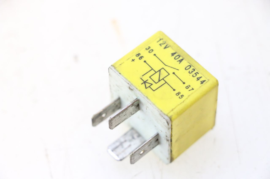photo de RELÉ DE PARTIDA PEUGEOT TREKKER TKR 50 (2005 - 2014) - Outro ângulo de visão