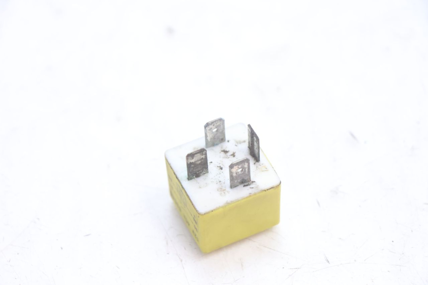 photo de RELÉ DE PARTIDA PEUGEOT TREKKER 50 (1995 - 2004) - Zoom do estado de desgaste