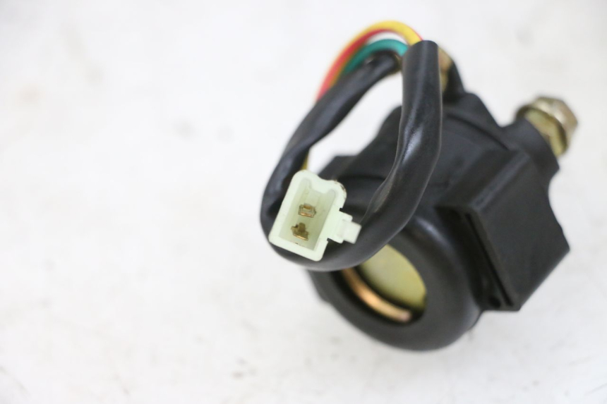 photo de RELÉ DE PARTIDA PEUGEOT TWEET PRO EFI 4T 50 (2021 - 2022) - Zoom do estado de desgaste